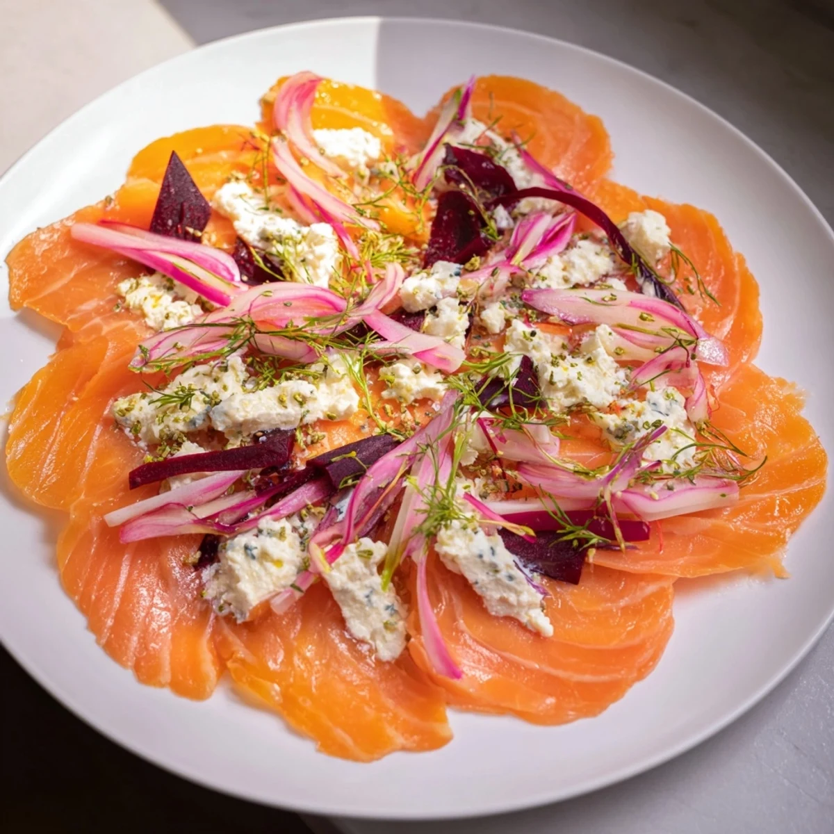 Zimowa deska z łososiem