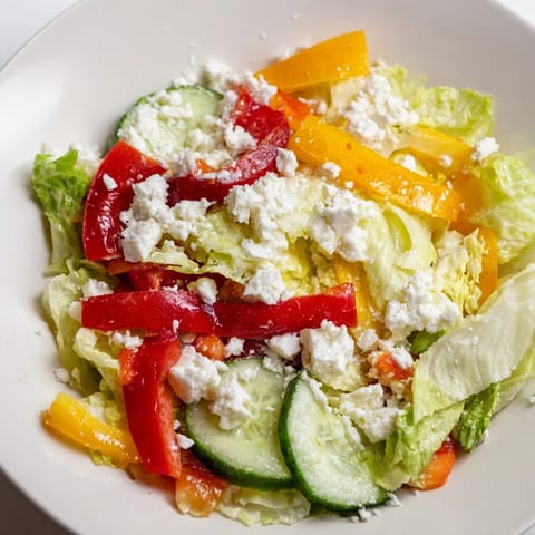 Bella Hadid świeża sałatka