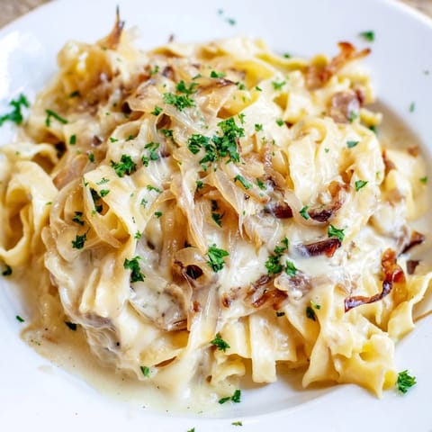 Francuska cebulowa pasta danie