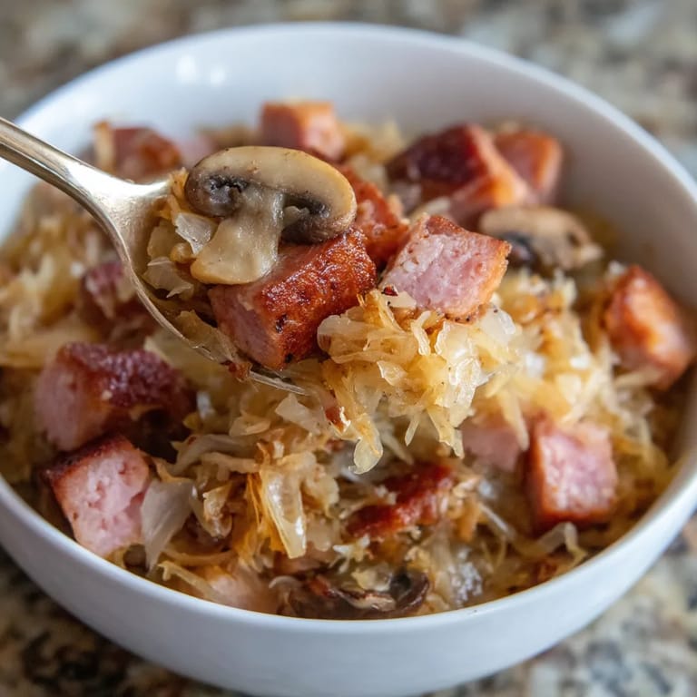 W misce złożonej z różnych składników.